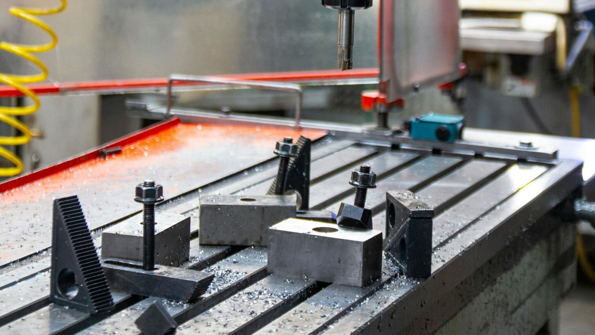 CNC 夾具：類型、用途、優(yōu)化與選擇